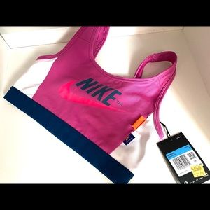 Nike Women’s Sports bra Size M